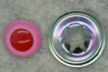 12mm Pink/Red Cry Eye 50p - Click Image to Close